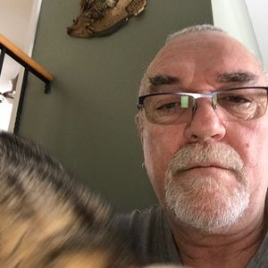 Meet your Posher, Dennis